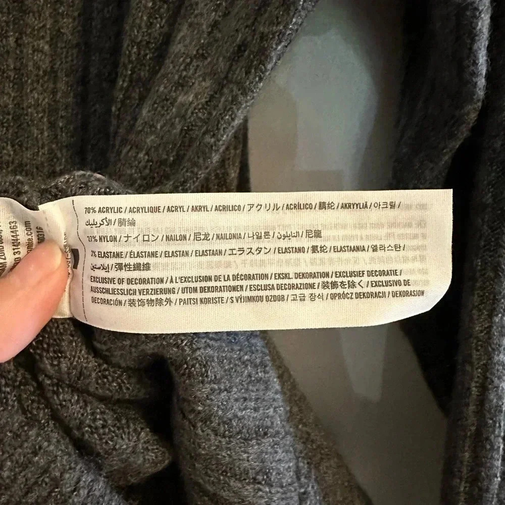 Abercrombie and Fitch Charcoal Gray Chunky Ribbed Sweater // Size M - Picture 7 of 7